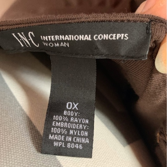 GORGEOUS MAXI DRESS W/LOTS OF BEAUTIFUL LACE & BEADS ALL OVER DRESS SIZE-PLUS 0X - Picture 5 of 8